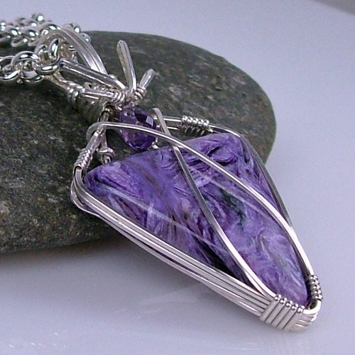 https://artfire.com/uploads/product/3/413/63413/3563413/3563413/large/wire_wrapped_lavender_charoite_and_amethyst_pendant_65ec2e5c.jpg